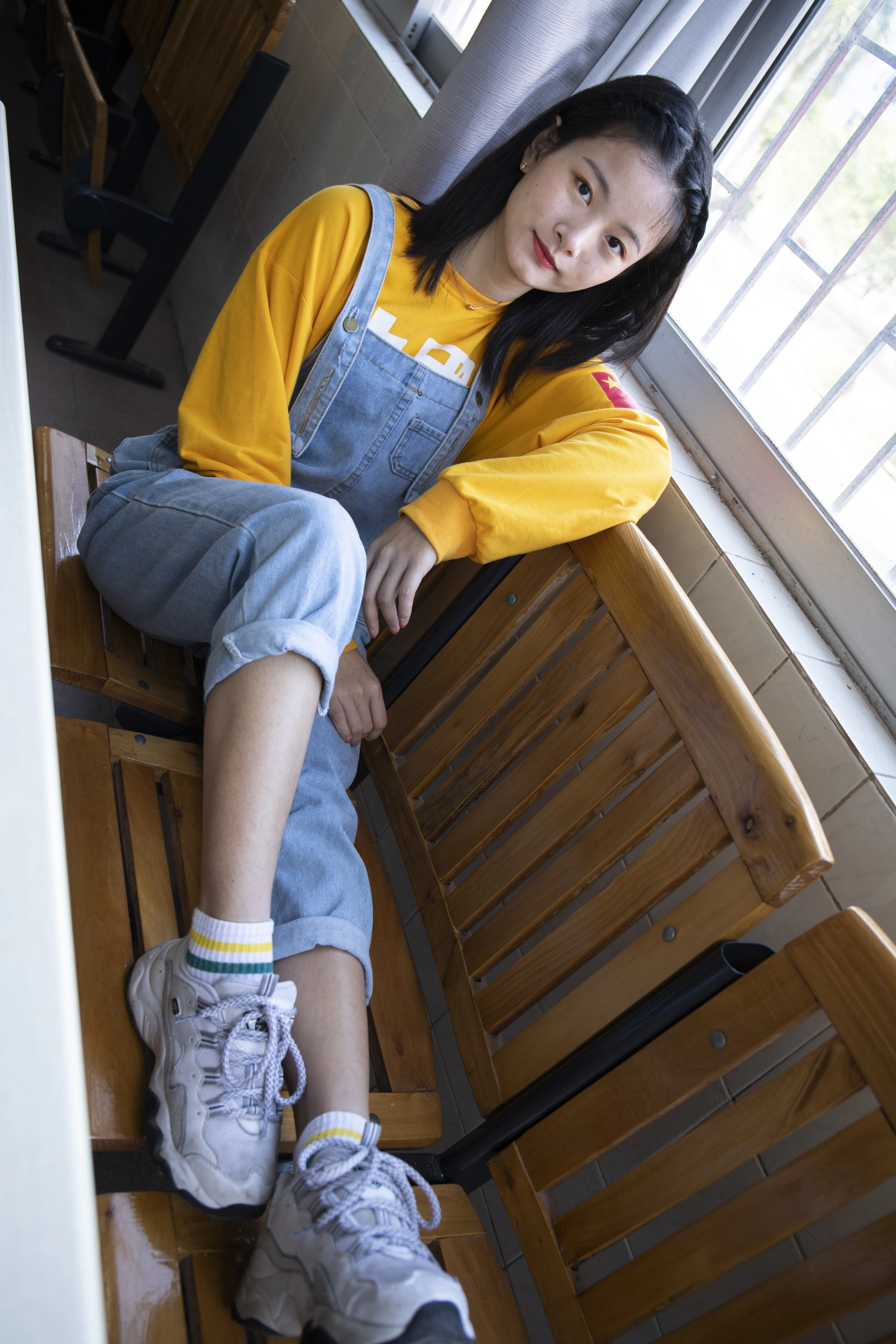 南国足艺 NO.019 刁钻的角度 四川妹子琳琳教室秀美脚 1